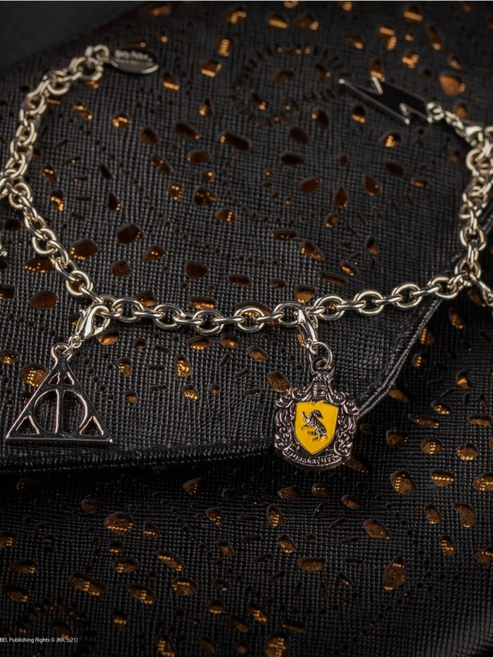 Móc Cài Vòng Tay Charms Hufflepuff – CINEREPLICAS